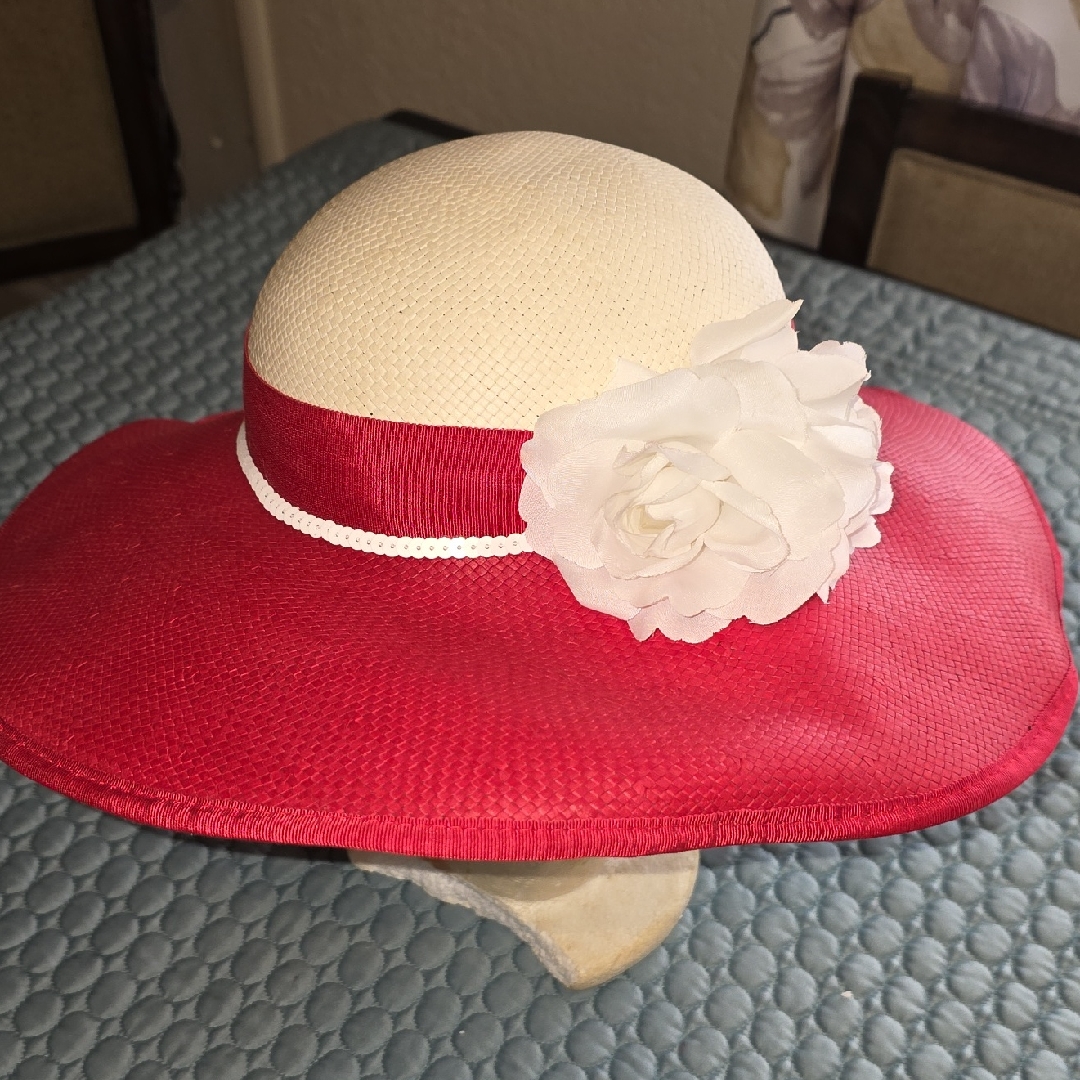 Elegant Red And White Women's Hat